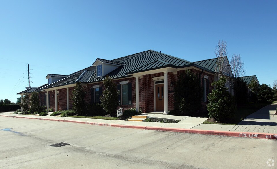 4501 Cartwright Rd, Missouri City, TX for rent - Building Photo - Image 2 of 17