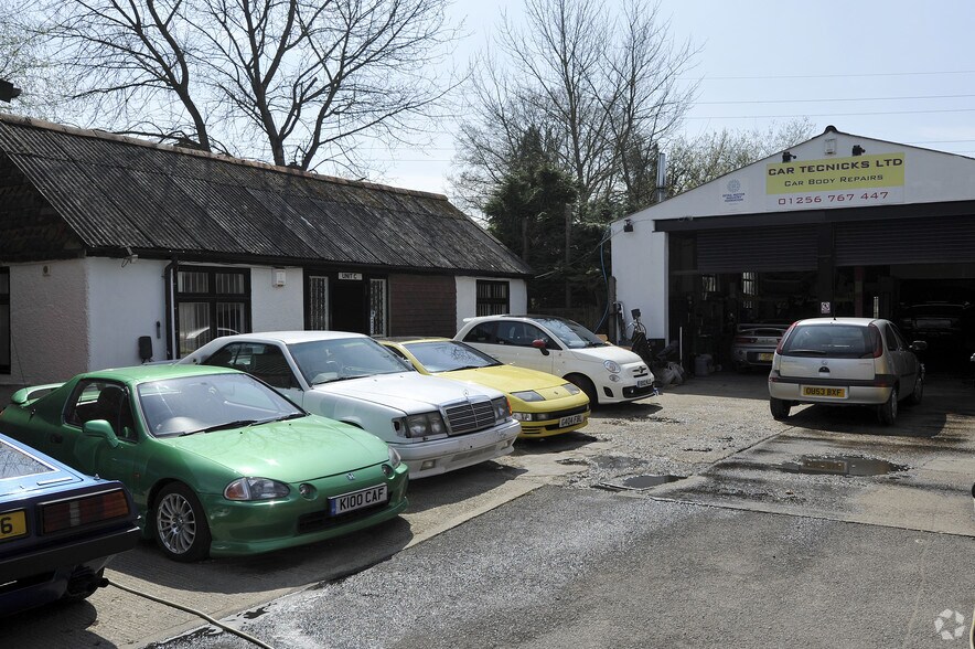 Old School Ln, Hook for sale - Primary Photo - Image 1 of 1