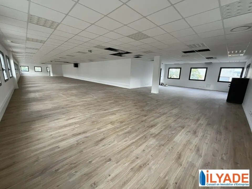 Location Bureaux 200 m² à 550 m² - Photo 1
