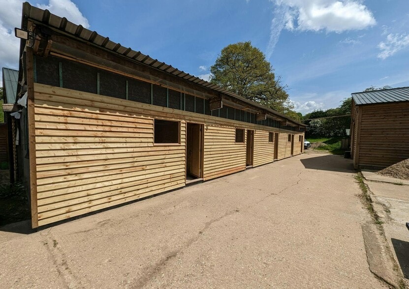 Lodkin Hill, Chiddingfold to rent - Primary Photo - Image 1 of 1