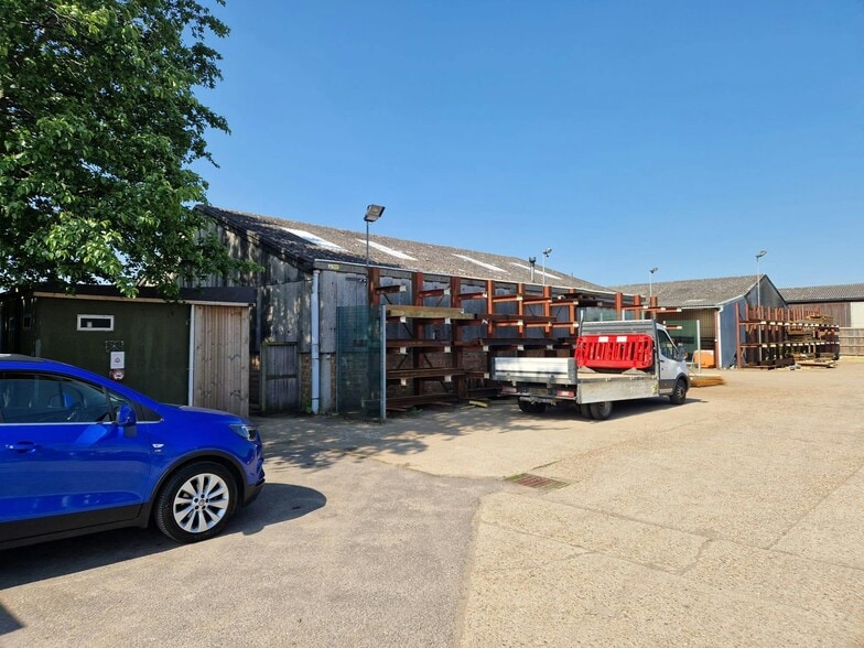 Court Ln, Hadlow to rent - Building Photo - Image 2 of 5