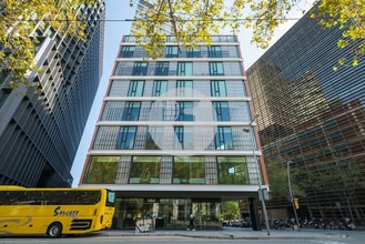 Office in Barcelona, Barcelona to rent Building Photo- Image 2 of 26