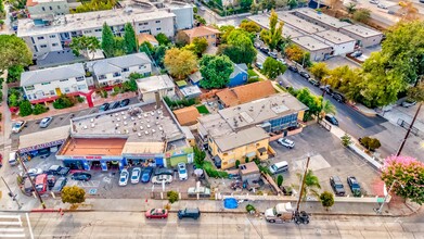 Silver Lake Retail & Multi-Family portfolio of 2 properties for sale on LoopNet.co.uk Building Photo- Image 1 of 19