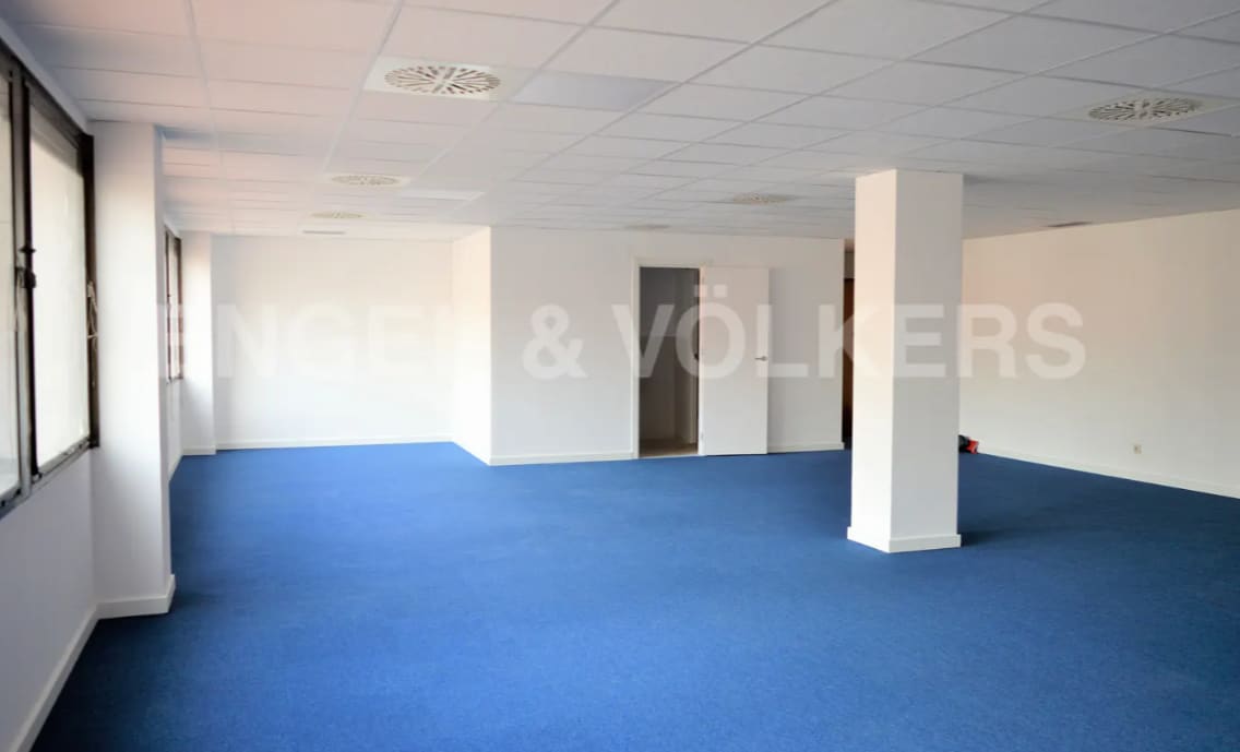 Barcelona, BAR 08006 -  -  - Interior Photo - Image 1 of 6