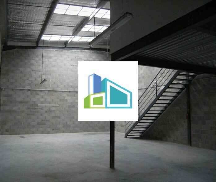 Industrial in Gémenos to rent - Interior Photo - Image 2 of 5