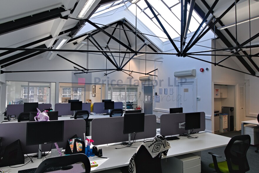 142-144 Liverpool Rd, London to rent - Interior Photo - Image 2 of 14