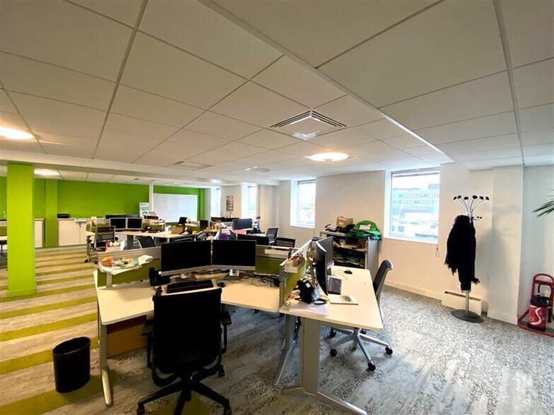 Office in Créteil to rent - Building Photo - Image 3 of 6