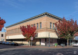 203 N Tower Ave, Centralia, WA for sale Primary Photo- Image 1 of 1