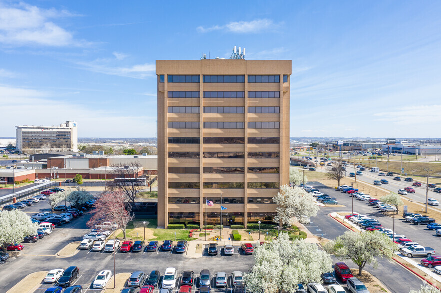 5801 E 41st St, Tulsa, OK for rent - Building Photo - Image 1 of 7