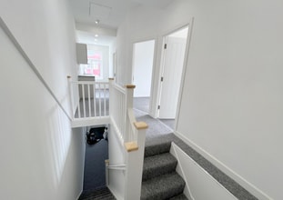 363 Bury Old Rd, Manchester to rent Interior Photo- Image 1 of 4