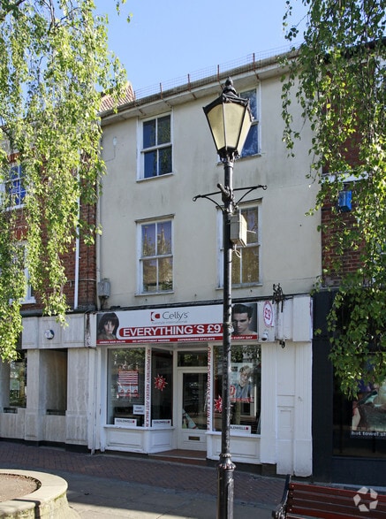 44 High St, Ashford to rent - Primary Photo - Image 1 of 3