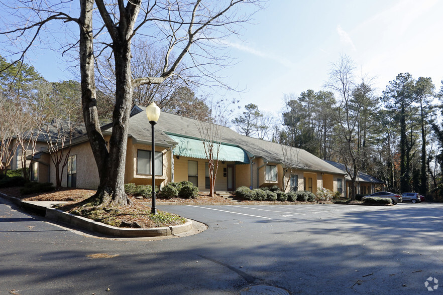 875 Old Roswell Rd, Roswell, GA for sale - Building Photo - Image 1 of 1