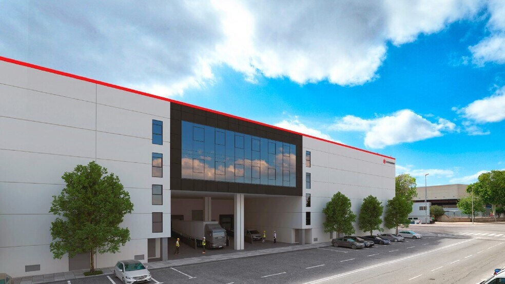 Industrial in L'Hospitalet de Llobregat, Barcelona to rent - Building Photo - Image 2 of 6