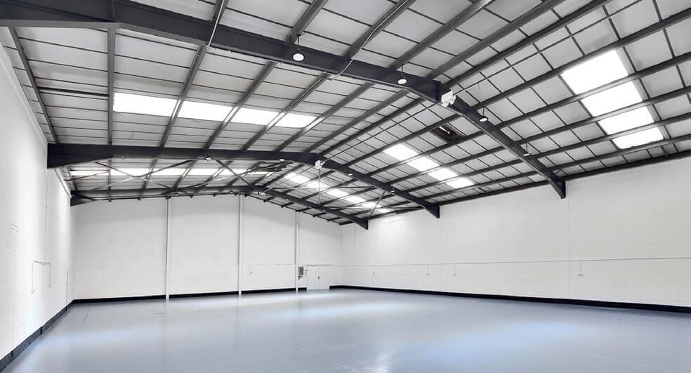 Forbes Ct, Falkirk to rent - Building Photo - Image 2 of 4