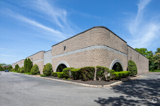 331 Dante Ct, Holbrook, NY for rent Building Photo- Image 1 of 7