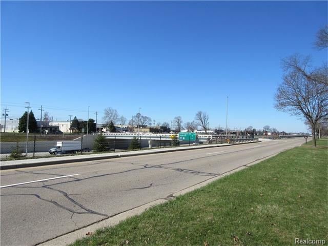 31850 Schoolcraft Rd, Livonia, MI for sale - Building Photo - Image 2 of 8