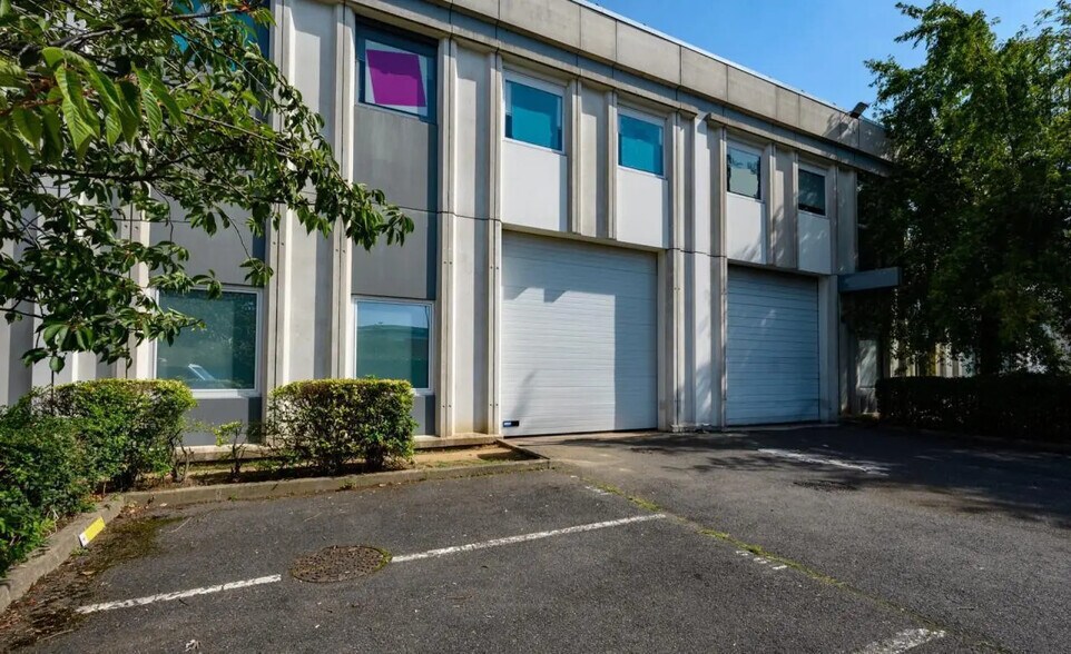 Light Industrial in Gennevilliers to rent - Building Photo - Image 3 of 10