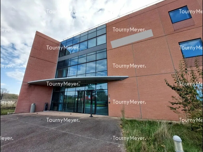 Office in Toulouse to rent - Building Photo - Image 1 of 10