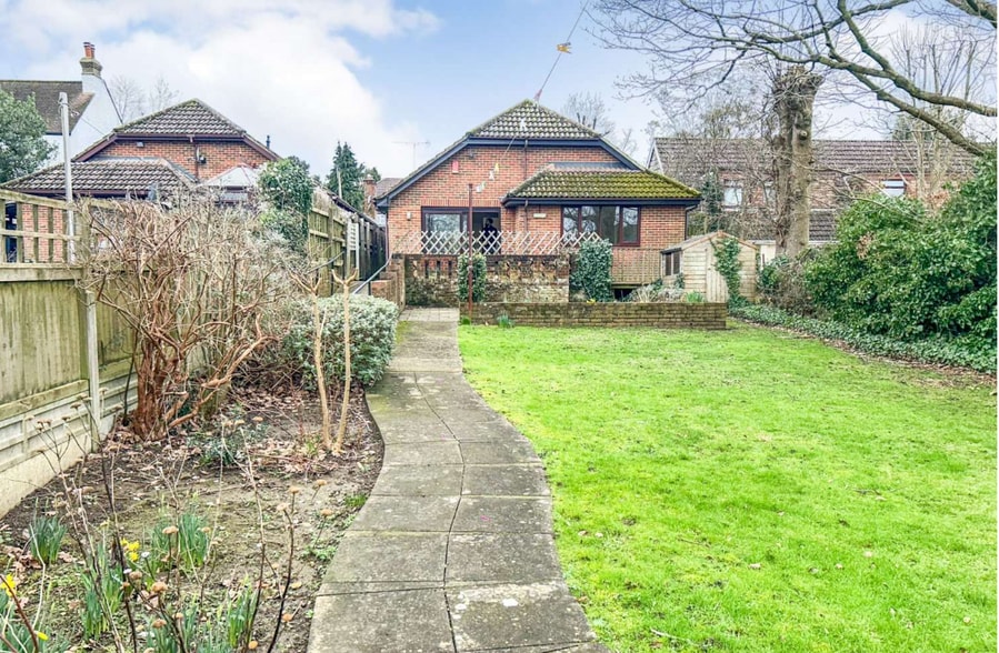 151 Tunbury Ave, Chatham for sale - Primary Photo - Image 1 of 4