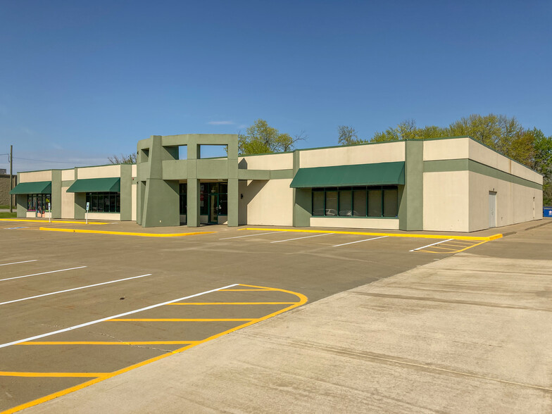 3130 Chatham Rd, Springfield, IL for rent - Building Photo - Image 1 of 30