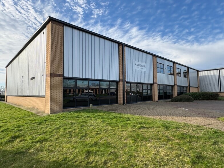 New York Way, Newcastle Upon Tyne to rent - Building Photo - Image 2 of 16