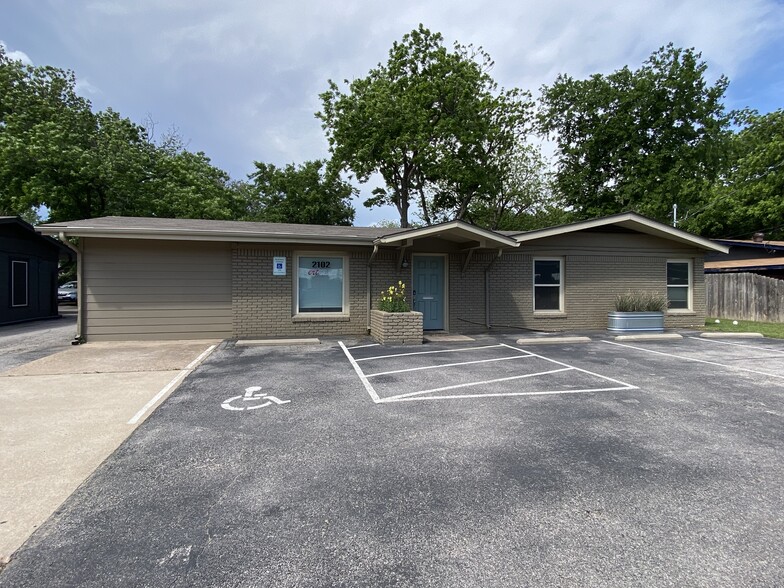 2102 W Ben White Blvd, Austin, TX for rent - Primary Photo - Image 1 of 16