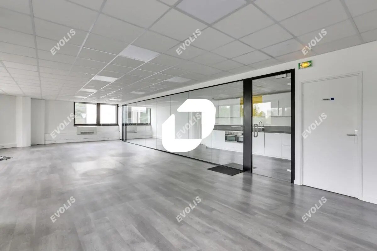 Office in Lognes to rent Interior Photo- Image 1 of 11