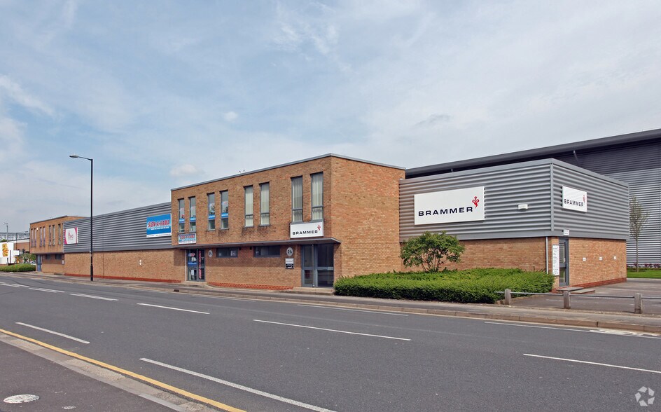 20-21 Buckingham Ave, Slough for sale - Primary Photo - Image 1 of 1