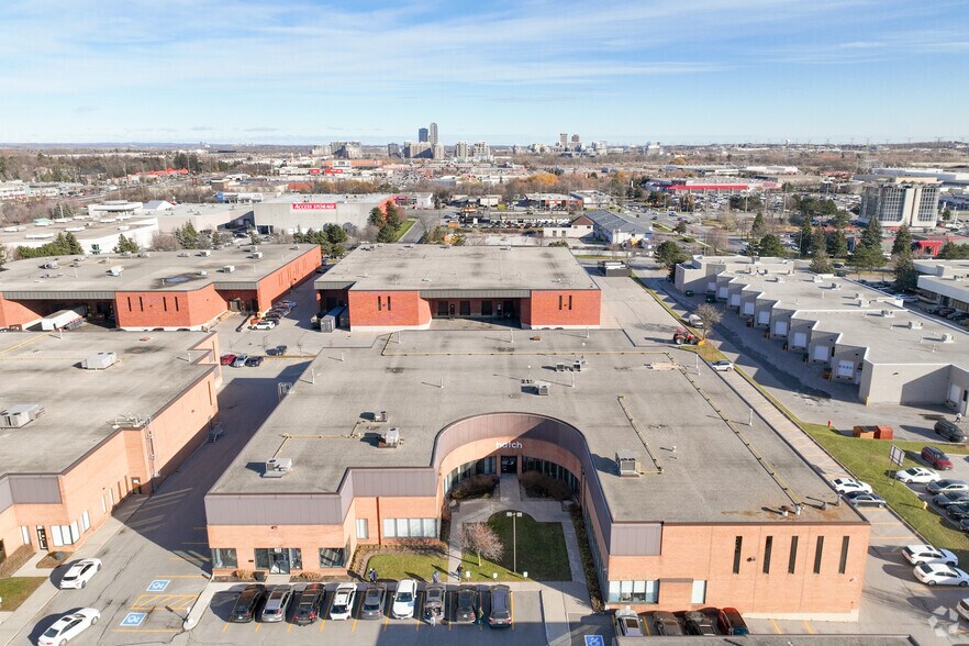 802 Cochrane Dr, Markham, ON to rent - Building Photo - Image 2 of 3