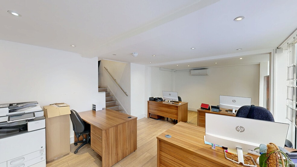 18-20 Shad Thames, London to rent - Matterport 3D Scan - Image 2 of 31