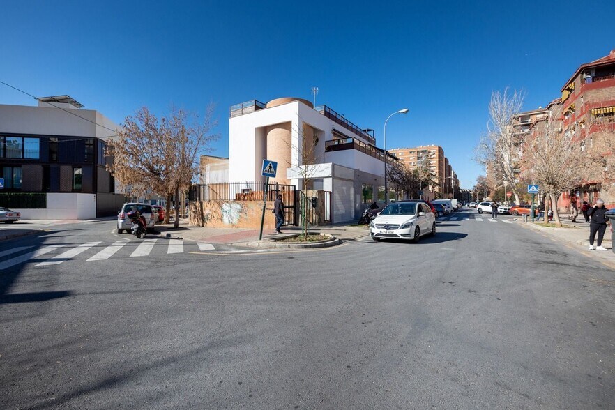 Calle Bruselas, 8, Granada, Granada for sale - Building Photo - Image 2 of 37