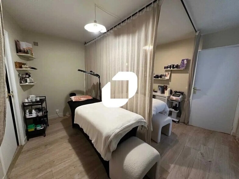 Office in Saint-Germain-en-Laye to rent - Building Photo - Image 2 of 7