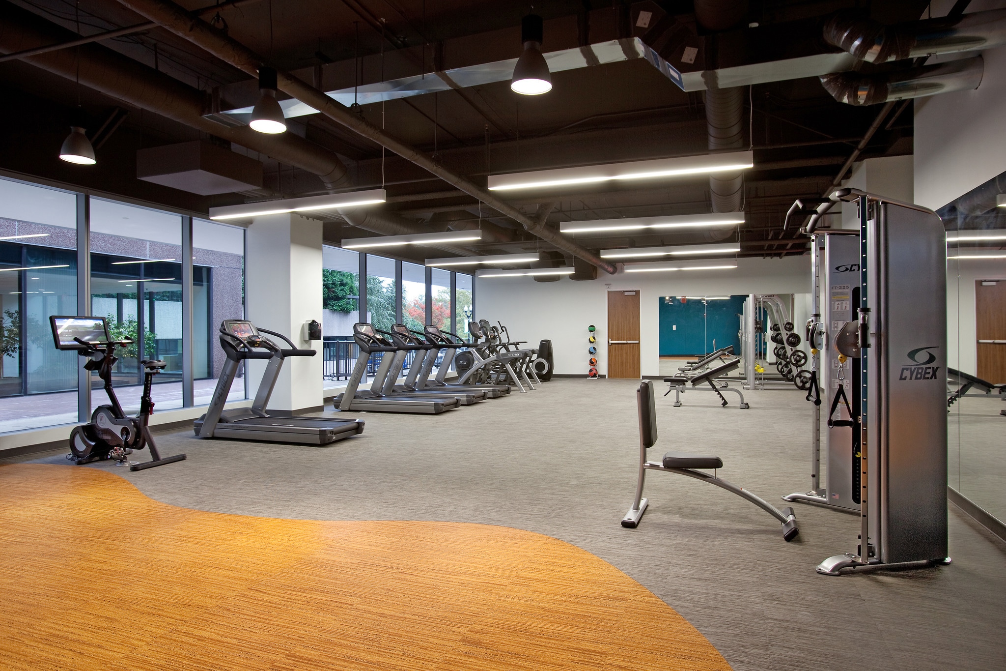 1400 Crystal Dr, Arlington, VA to rent Interior Photo- Image 1 of 11