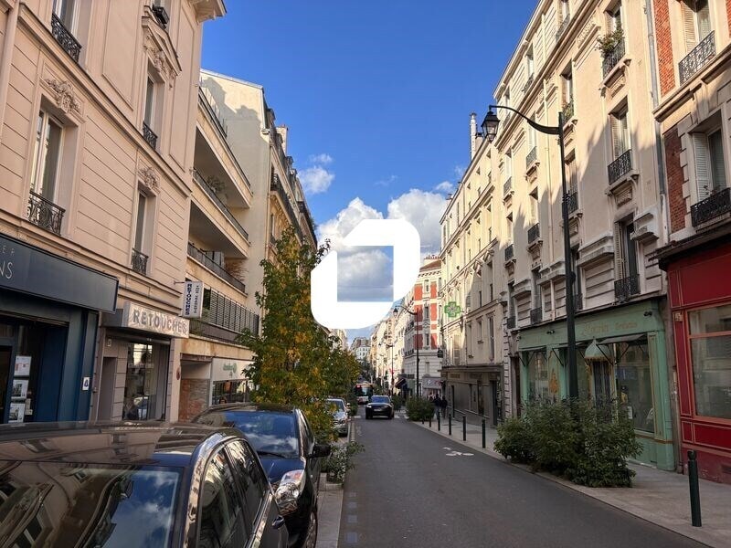 Retail in Saint-Mandé to rent Building Photo- Image 1 of 2