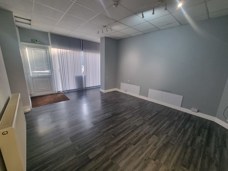 141-145 London Rd S, Lowestoft to rent Interior Photo- Image 1 of 9