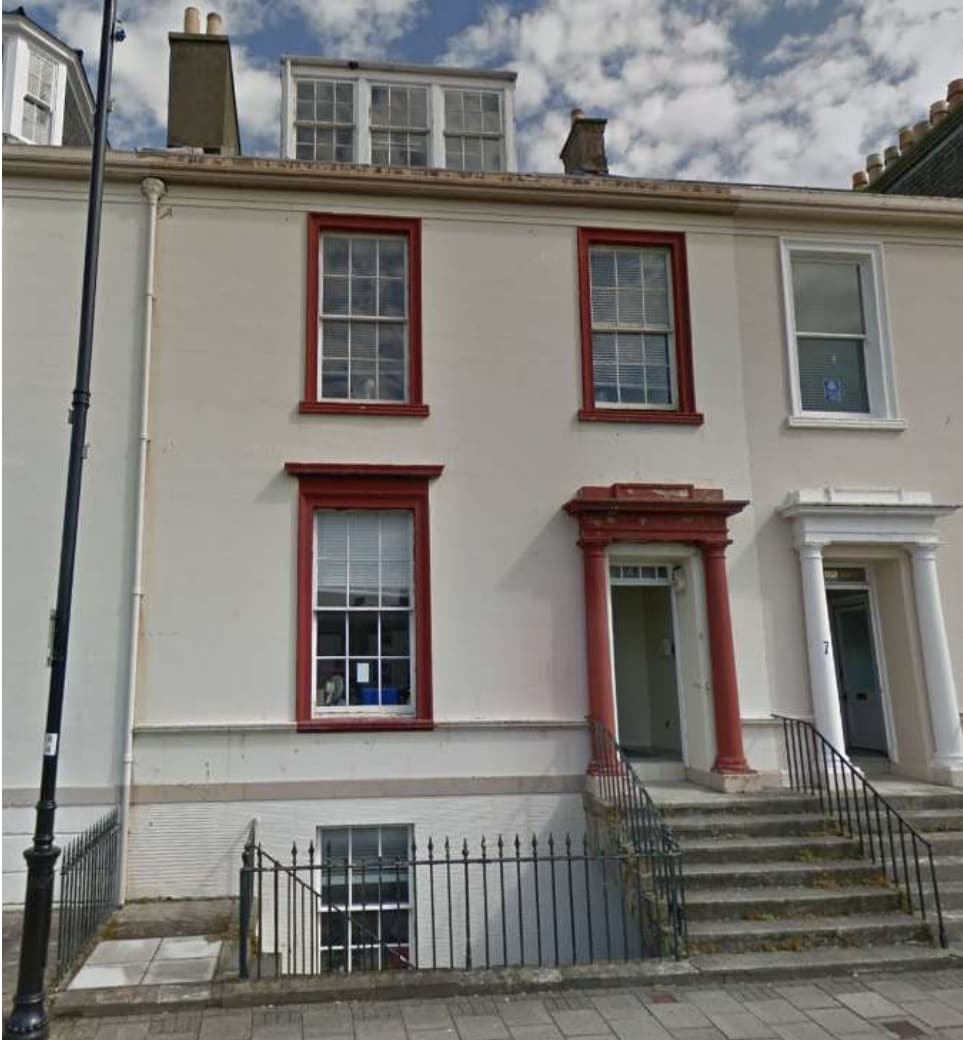 8 Wellington Sq, Ayr for sale Primary Photo- Image 1 of 2