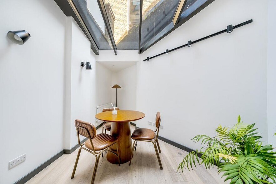 51-53 Rivington St, London to rent - Building Photo - Image 3 of 22