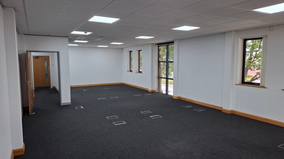 Vanguard Way, Cardiff to rent - Building Photo - Image 3 of 7