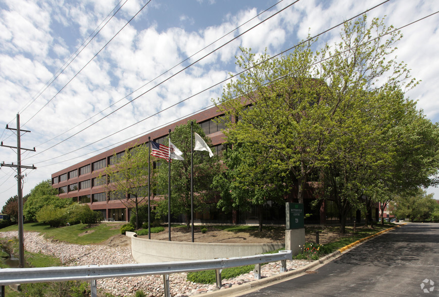 700 E Butterfield Rd, Lombard, IL for rent - Building Photo - Image 1 of 8