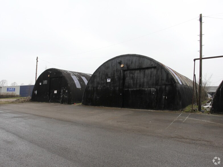 Boughton Industrial Est, Boughton for sale - Building Photo - Image 2 of 2