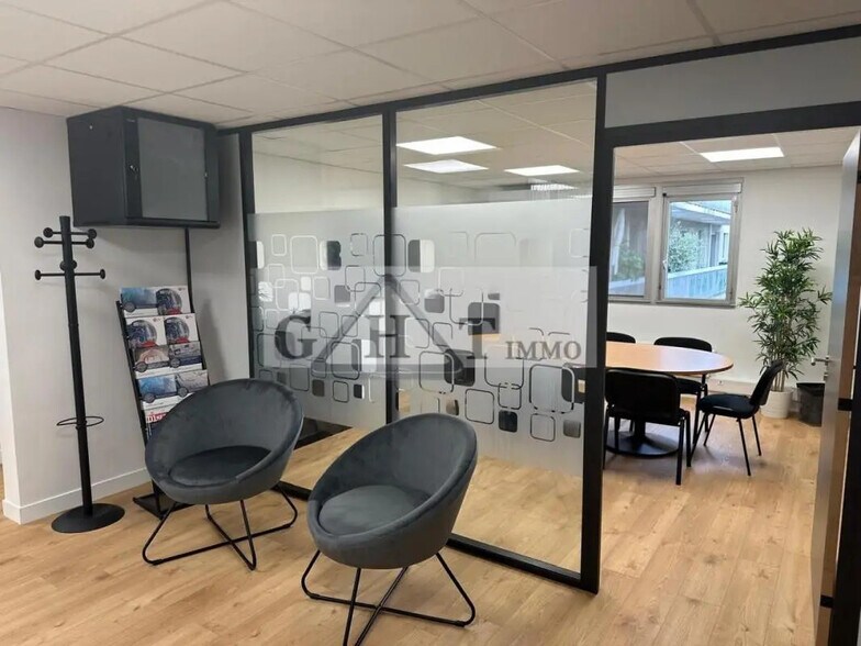 Office in Saint-Mandé to rent - Interior Photo - Image 2 of 5