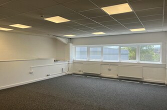 Southern Rd, Aylesbury to rent Interior Photo- Image 2 of 3
