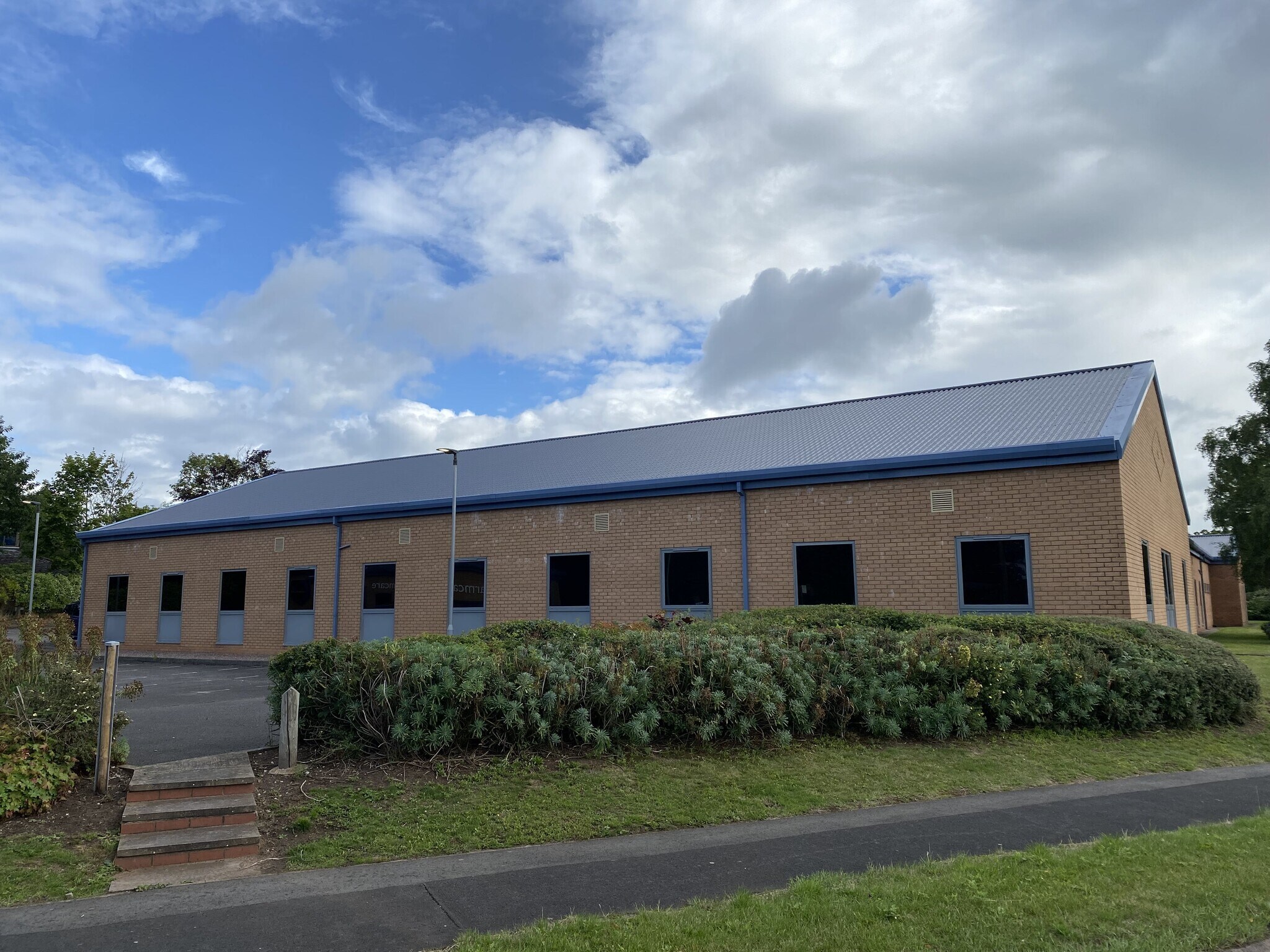 1-4 Diamond Way, Stone to rent Building Photo- Image 1 of 23