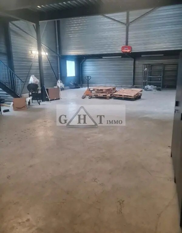 Industrial in Domont to rent Interior Photo- Image 1 of 6