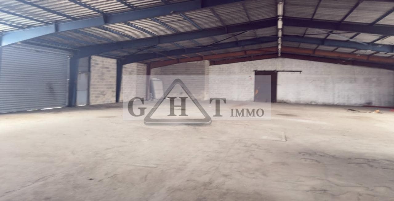 Industrial in Mareuil-lès-Meaux for sale Building Photo- Image 1 of 12