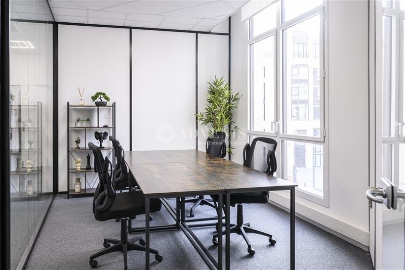 Office in Chessy to rent - Interior Photo - Image 2 of 8