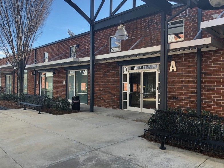 1320 Ellsworth Industrial Dr, Atlanta, GA for sale - Building Photo - Image 2 of 6