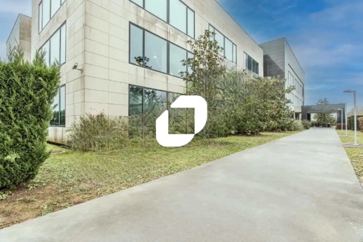 1 Allée De La Ferme De Varâtre, Lieusaint to rent Building Photo- Image 1 of 9