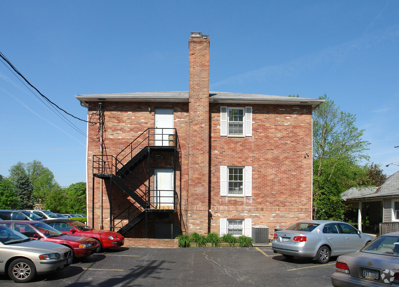 5830 N High St, Worthington, OH for rent - Building Photo - Image 3 of 40