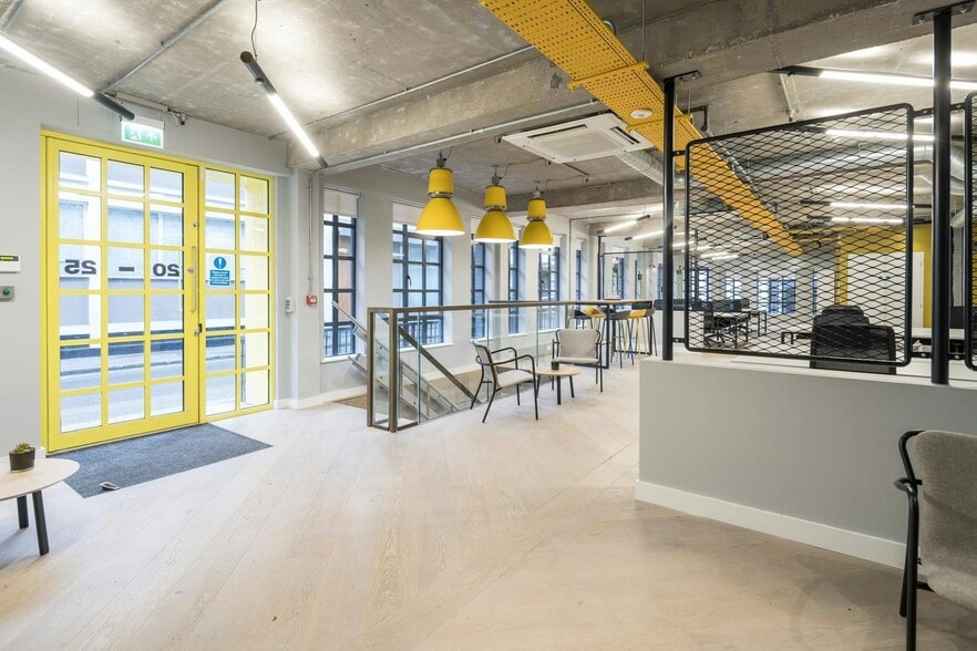 26-28 Glasshouse Yard, London to rent - Building Photo - Image 3 of 25